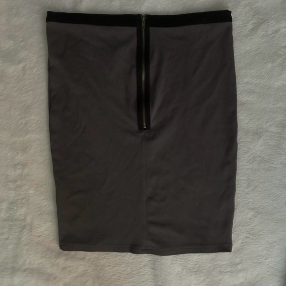 Vintage Guess skirt - Picture 2 of 4